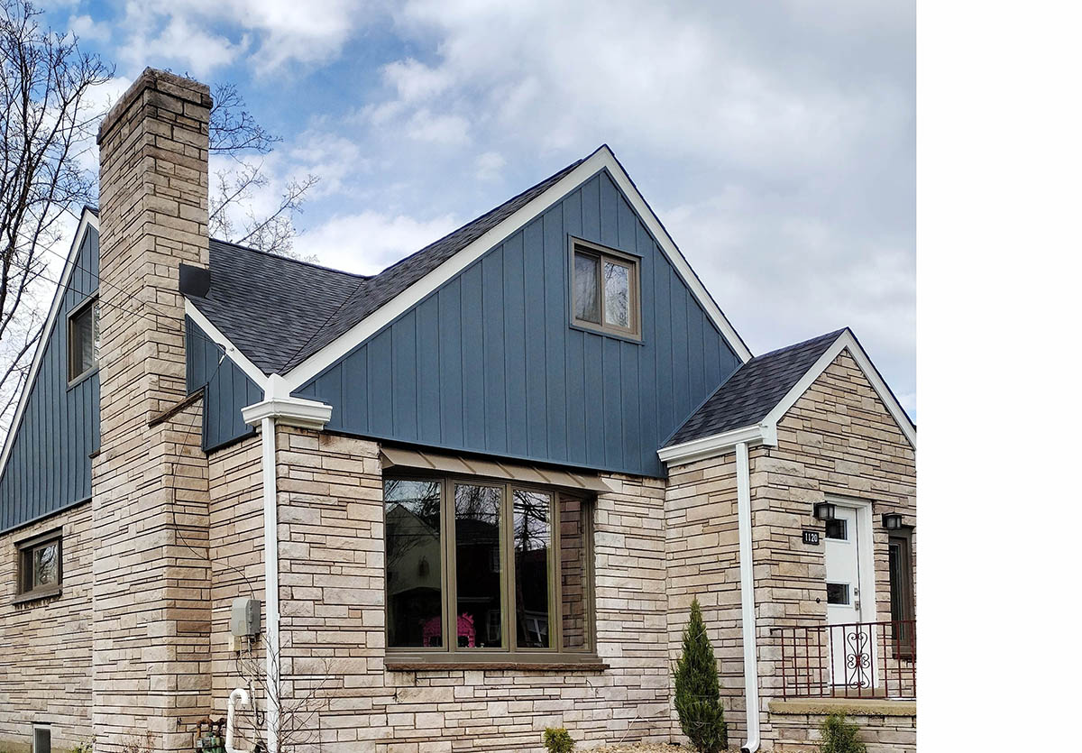 Upper St. Clair, PA home with CertainTeed new roof by experienced roofers, Knox Construction. 