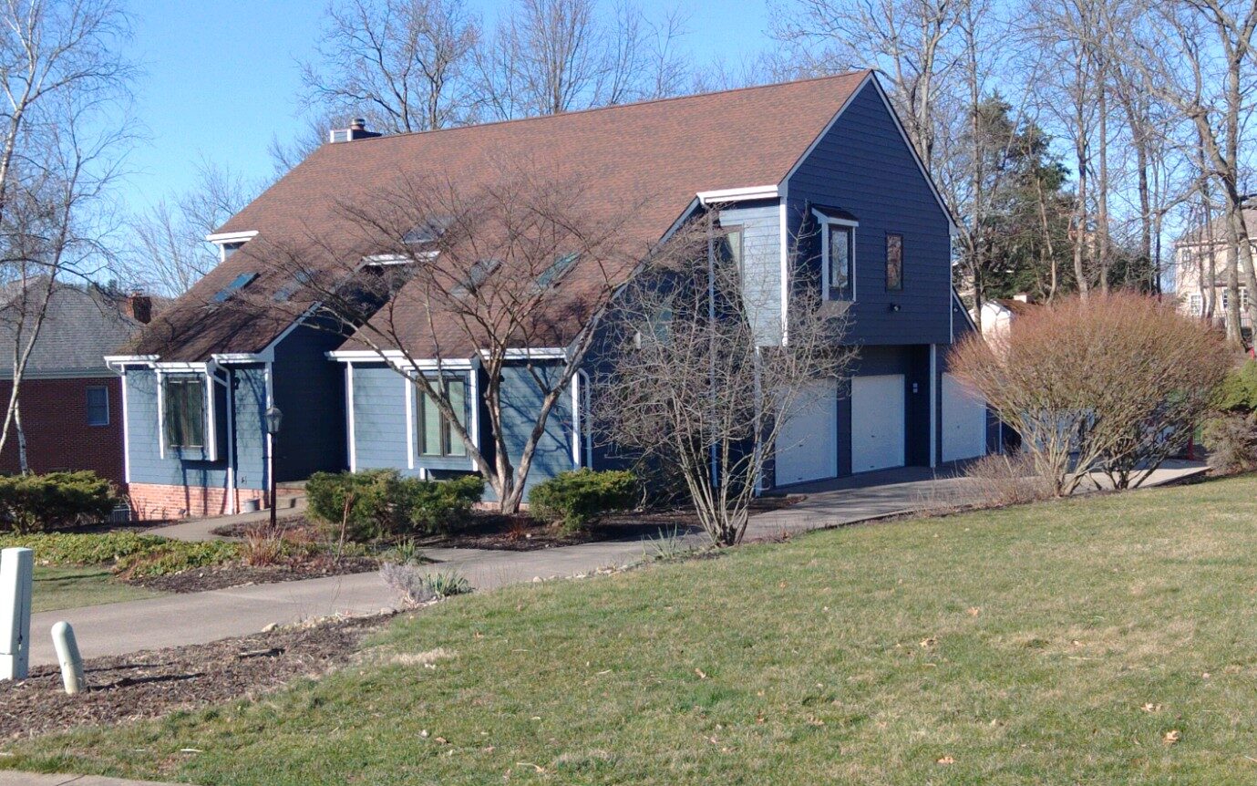 This house in Saxonburg, PA was transformed into a beautiful property with an updated, new roof. Our roofers installed Landmark Pro shingles from CertainTeed. 