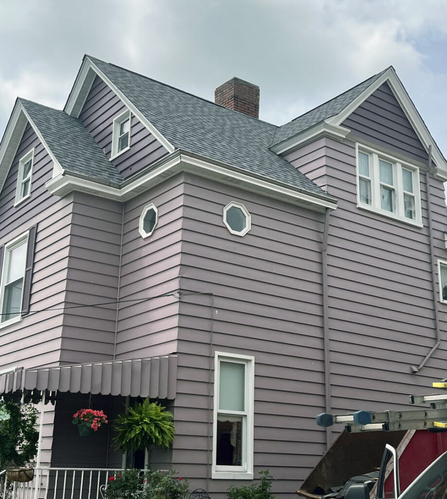 Look at this stunning transformation in Washington, PA! We recently completed a new roof installation for the house and garage using CertainTeed's Colonial Slate PRO Series shingles.