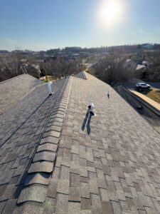 Close-up of CertainTeed Landmark shingles in Weathered Wood installed by Knox’s Construction